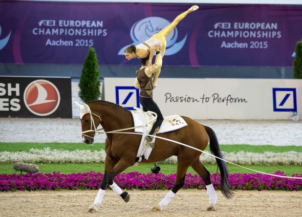 Championnats Europe équitation aachen 2015 voltige