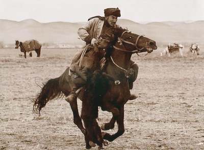 jeu du bouzkachi afghan, ancêtre du horse ball