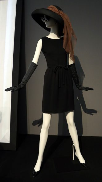 Hubert de Givenchy a créé plusieurs robes pour Hepburn